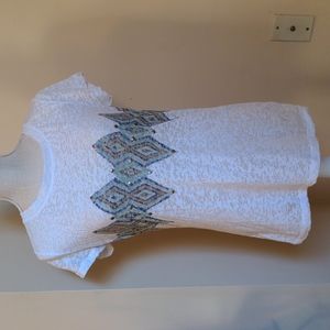 Studded geometric print burnout tee